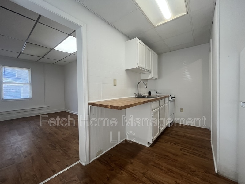 Primary Photo - 521 Lehman St