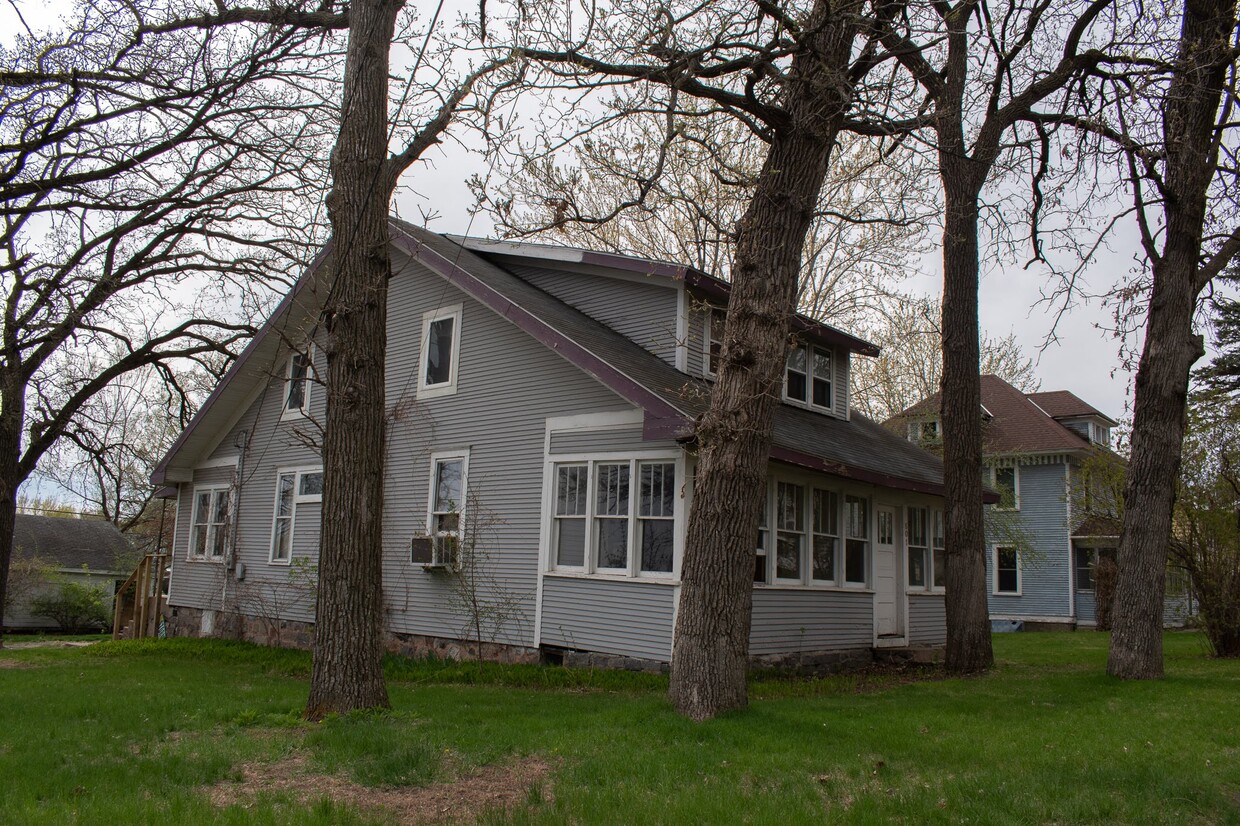 Primary Photo - 601 2nd Ave S