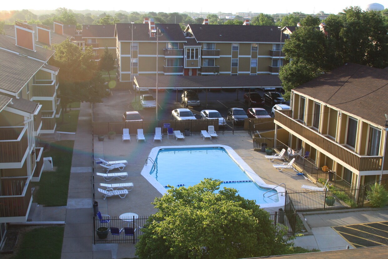 21W at Wichita State 5400 E 21st St Wichita, KS Apartments for Rent