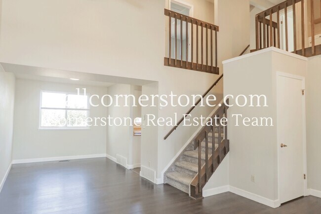 Building Photo - 6650 Chantilly Pl