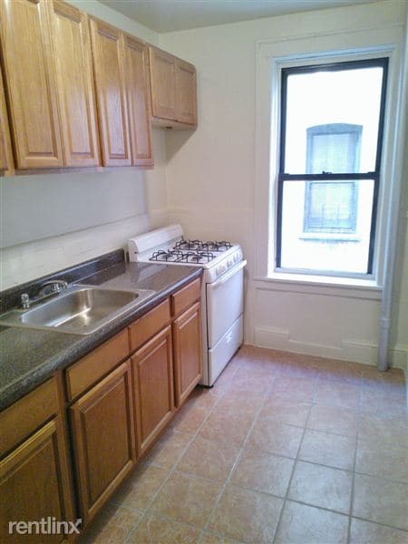 Primary Photo - 8630 98th St