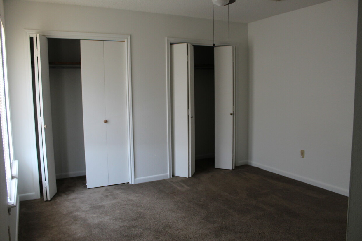 Building Photo - Huntley Place (78)
