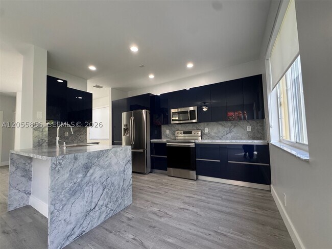 Building Photo - 4319 Greenbriar Ln