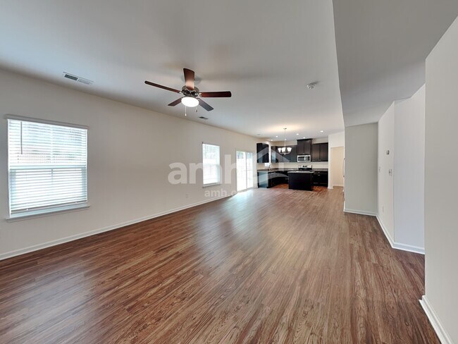 Foto del edificio - 5054 Twin River Dr
