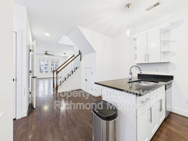 Foto del edificio - 2617 W Main St