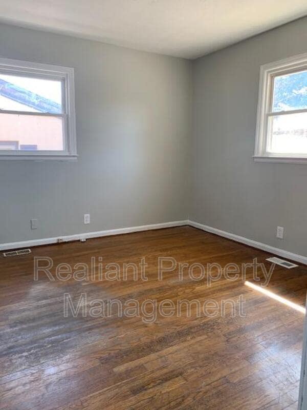 Building Photo - 2160 Winterberry Dr