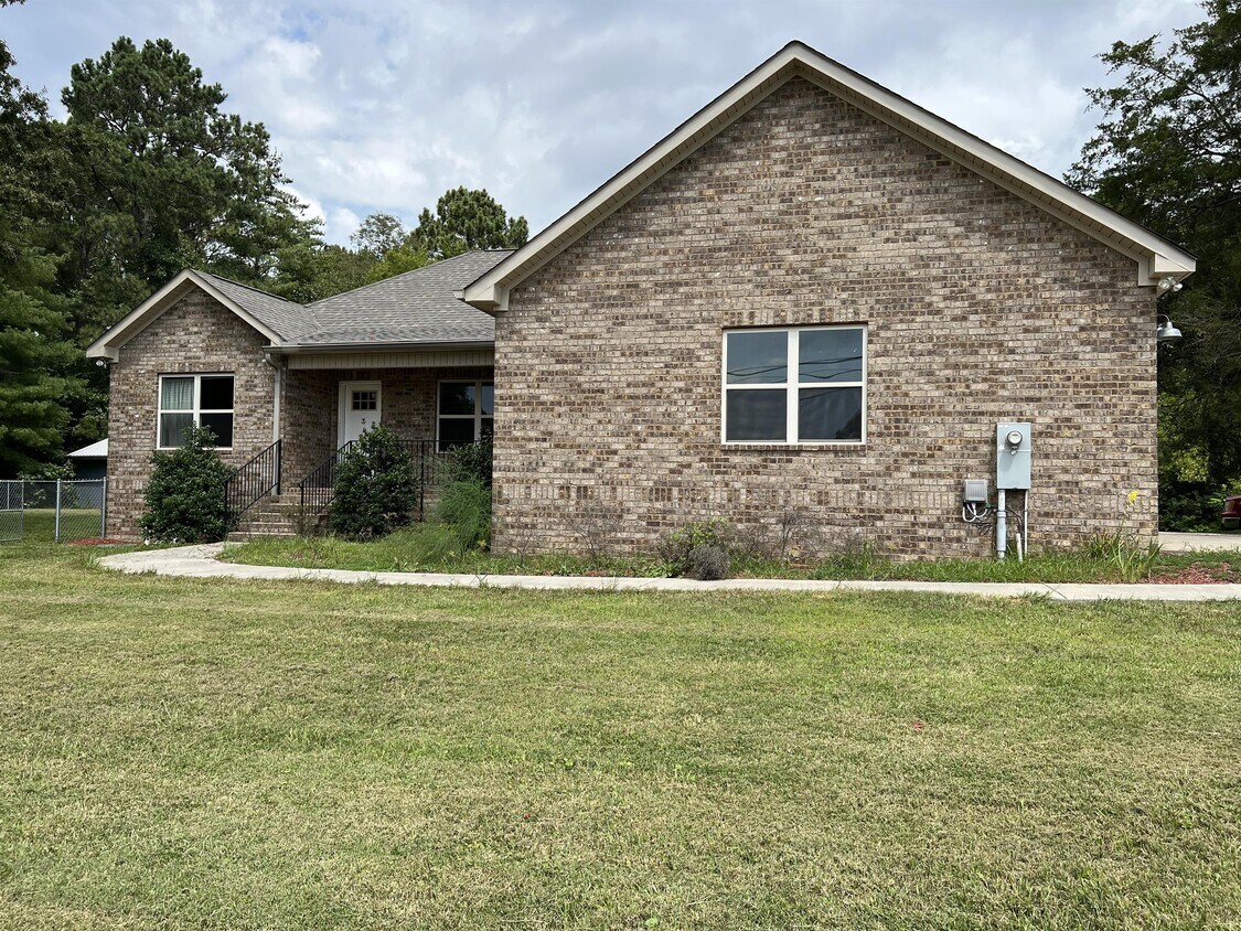 1041 Leonard Bridge Rd, Chatsworth, GA 30705 House Rental in