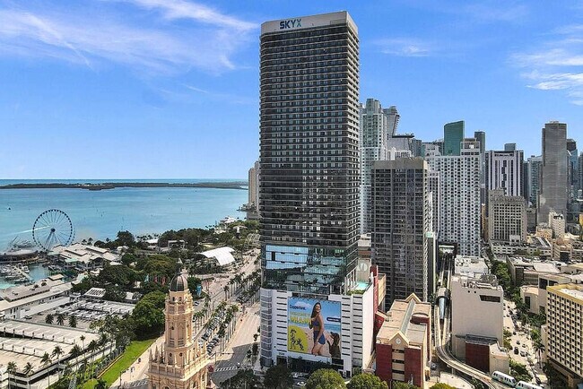 Foto del edificio - 398 NE 5th St