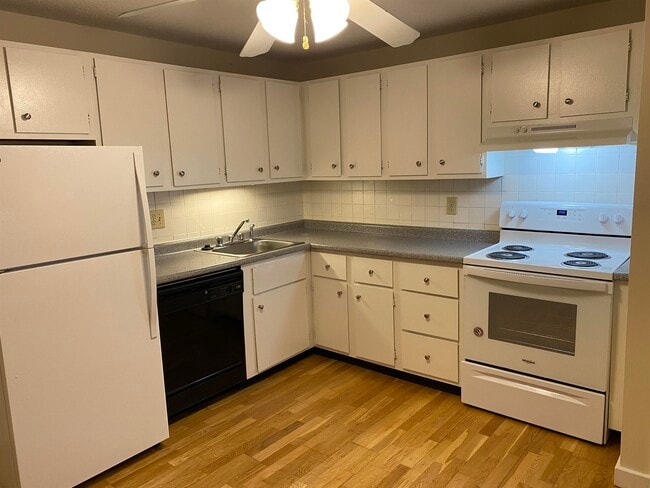 Building Photo - 29 Capron Rd