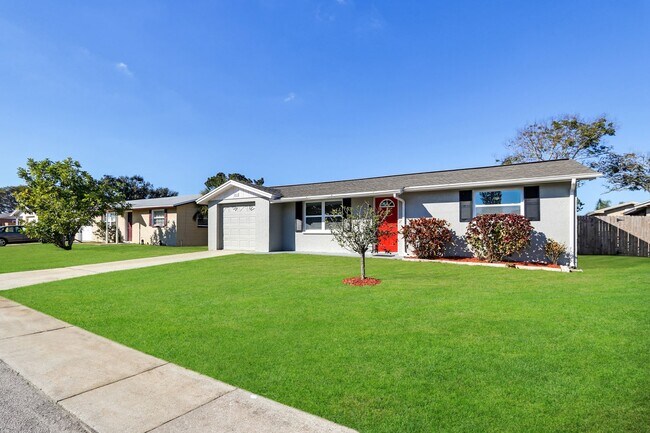 Building Photo - 3423 Garfield Dr
