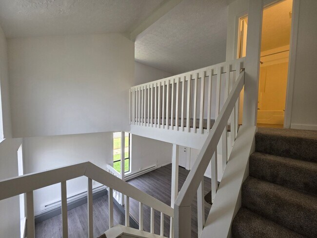 Building Photo - 1820 Anton Dr