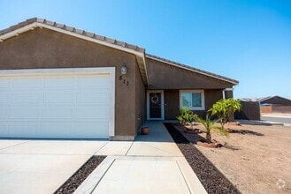 Building Photo - 511 Meadow Ct