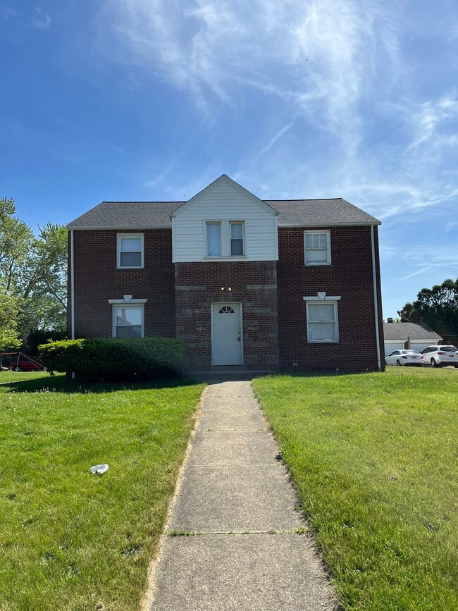 Building Photo - 122 Poplar Ave NW