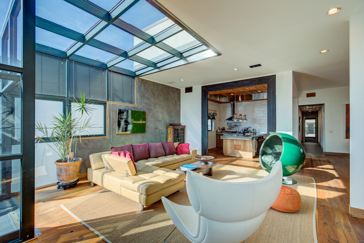 15 Voyage St, Marina del Rey, CA 90292 Condo for Rent in Marina del
