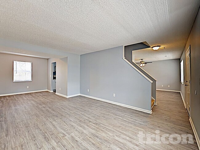 Building Photo - 313 Green Rose Rd