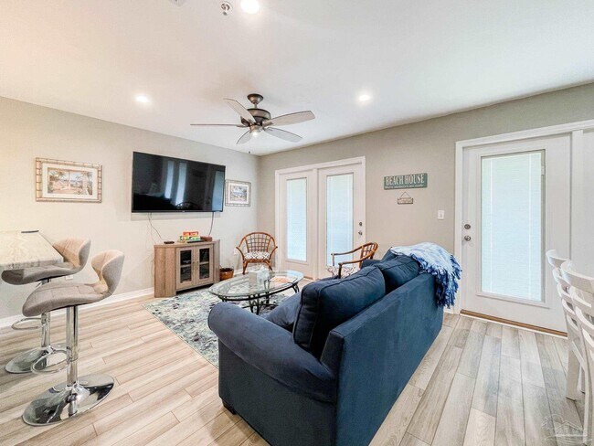 Foto del edificio - 13351 Johnson Beach Rd