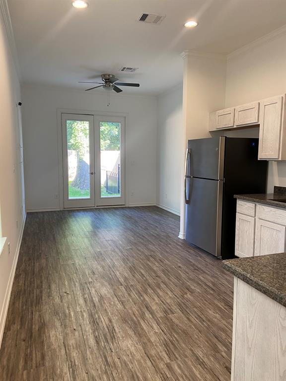 Building Photo - 3227 Real St