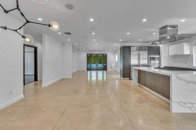 Foto del edificio - 4925 Nagle Ave
