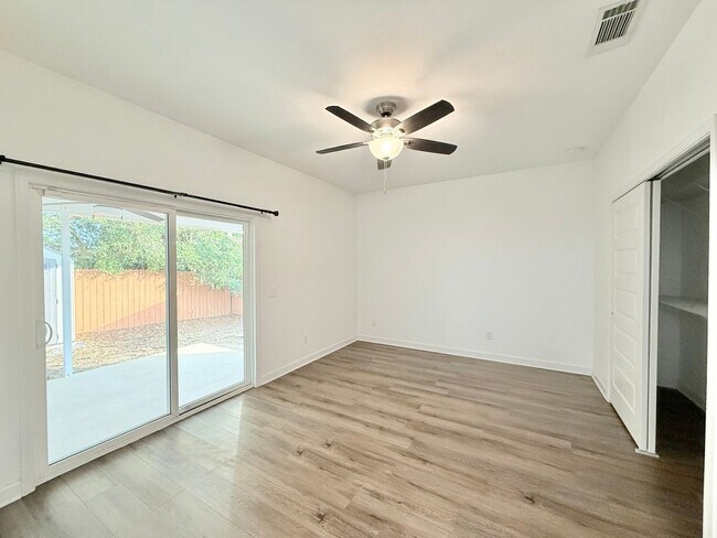 Foto del edificio - Modern 2-Bedroom Home