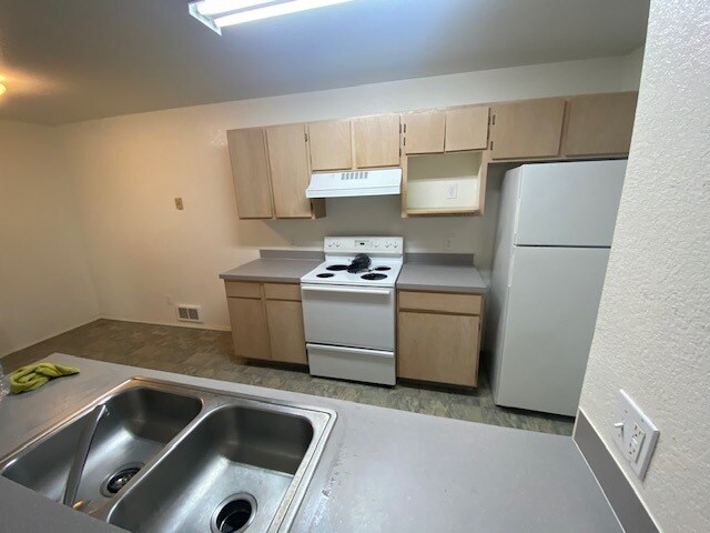 Building Photo - 131 Baker St