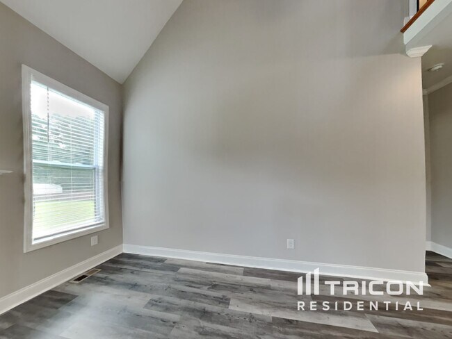 Building Photo - 3020 Plantation Glen Dr