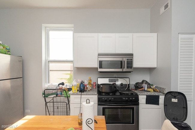 Building Photo - 2652 W 21st Pl