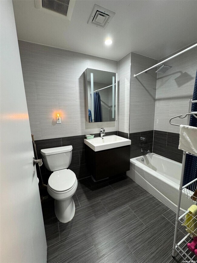 Foto del edificio - 142-38 37th Ave