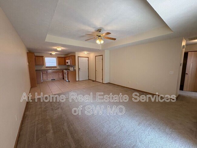 Building Photo - 4424 W La Siesta St