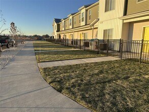 Building Photo - Equinox on Lincoln