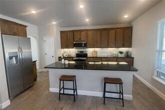 Building Photo - 3670 Macintosh Way