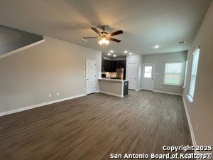 Foto del edificio - 405-407 Emma Dr