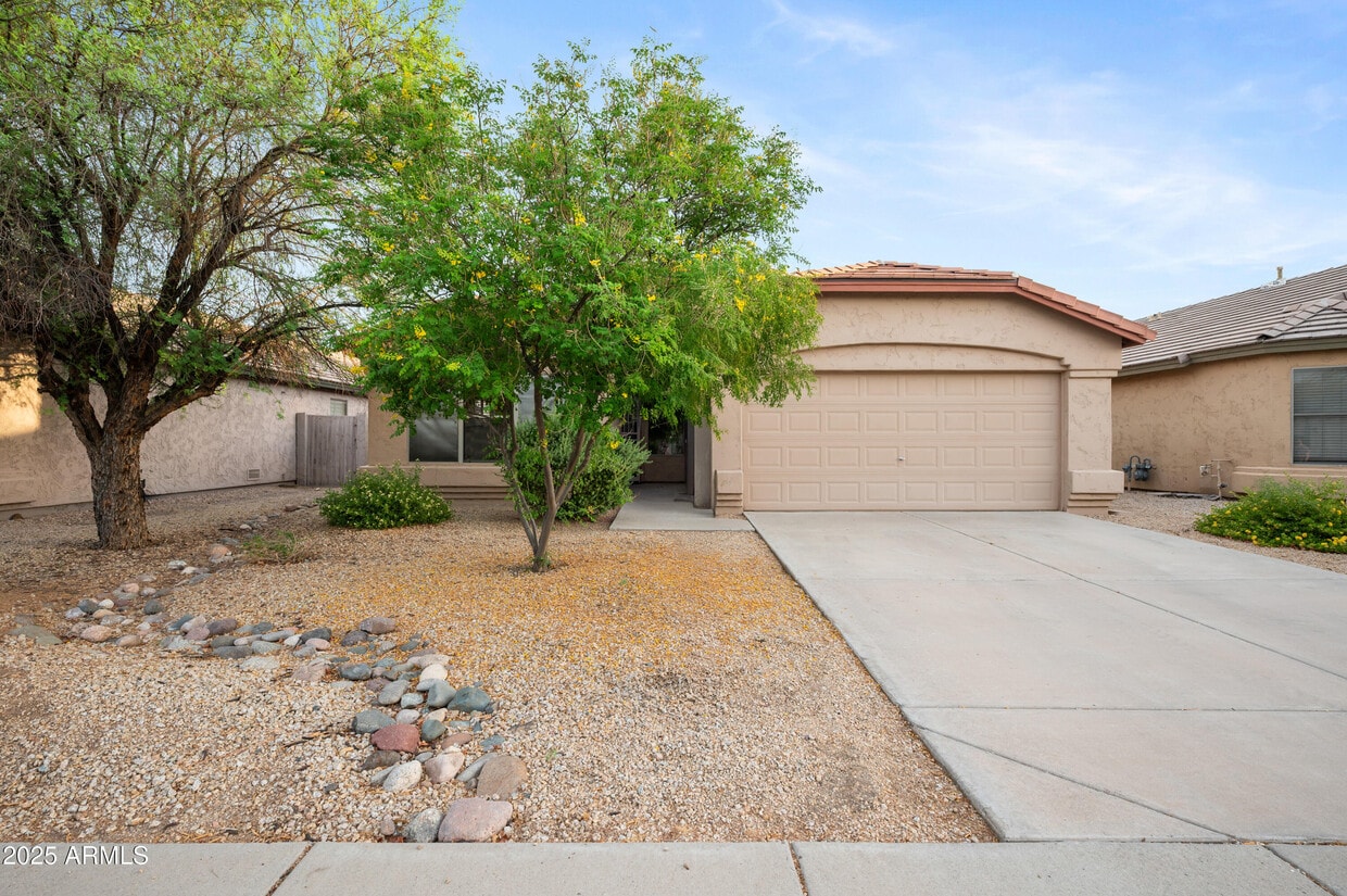 Foto principal - 4515 E Lone Cactus Dr