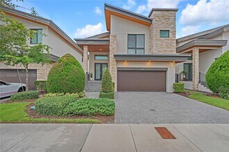 Building Photo - 10250 NW 76th Terrace