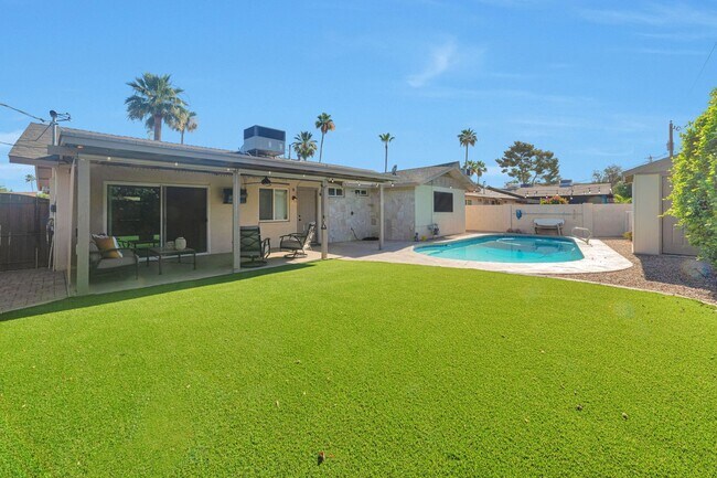 Building Photo - Amazing 3 Bed/2 Bath Home in Old Town Scottsdale