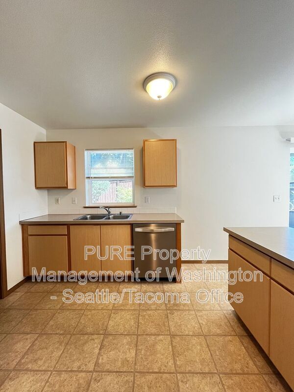 Building Photo - 8419 172nd St Ct E