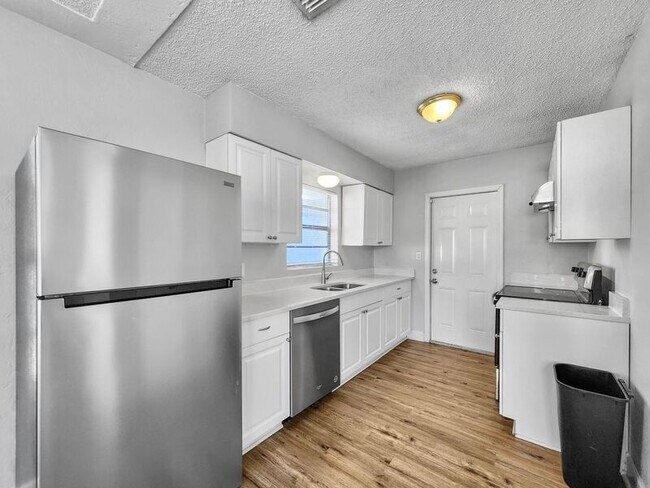 Foto del edificio - 845 18th Ave S