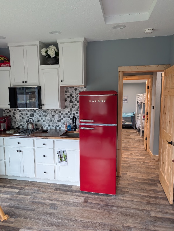 Foto del edificio - 3663 NE East Devils Lake Rd