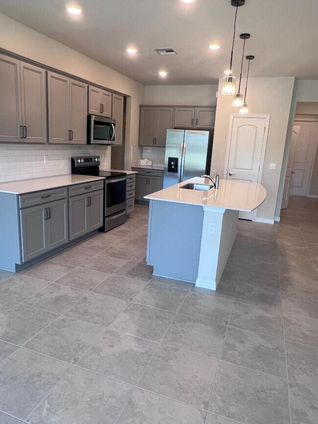 Building Photo - 2280 Appleton Cir S