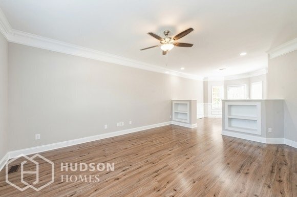 Building Photo - NOW AVAILABLE! - 843 Saint Andrews Place, ...