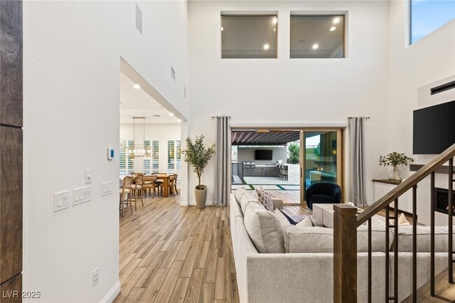 Foto del edificio - 12178 Harris Smt Ave