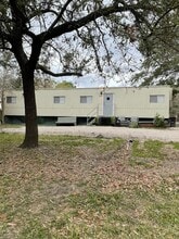 Building Photo - 408 N Rd