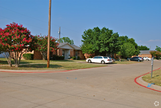 Foto del edificio - Gateway Village