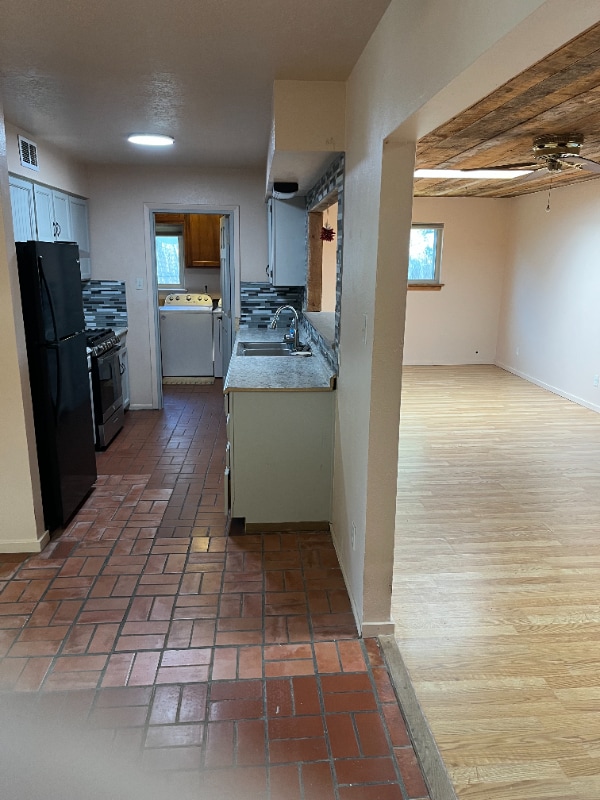 Foto del edificio - 2405 Camino Capitan