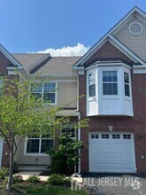 Building Photo - 2423 Canterbury Ln