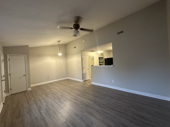 Building Photo - 147 Marlene Dr