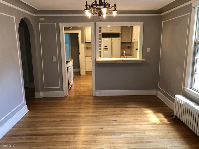 Building Photo - 3 br, 1 bath Apartment - 1301 Greenwood Ave