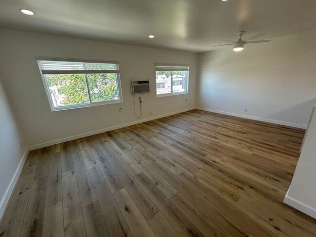 Building Photo - 10237 Tujunga Canyon Blvd