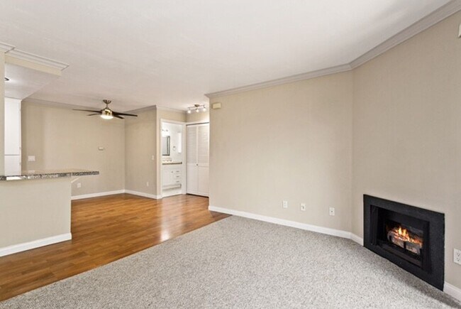 Building Photo - Welcome Home to Comfort and Style in this ...