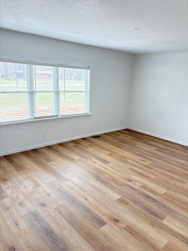 Foto del edificio - 434 Cedar Glen Dr