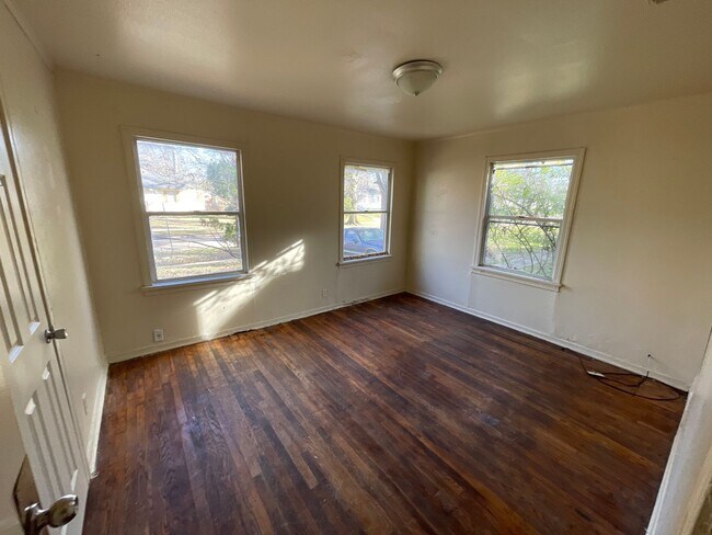 Foto del edificio - 2755 Mimosa Ave